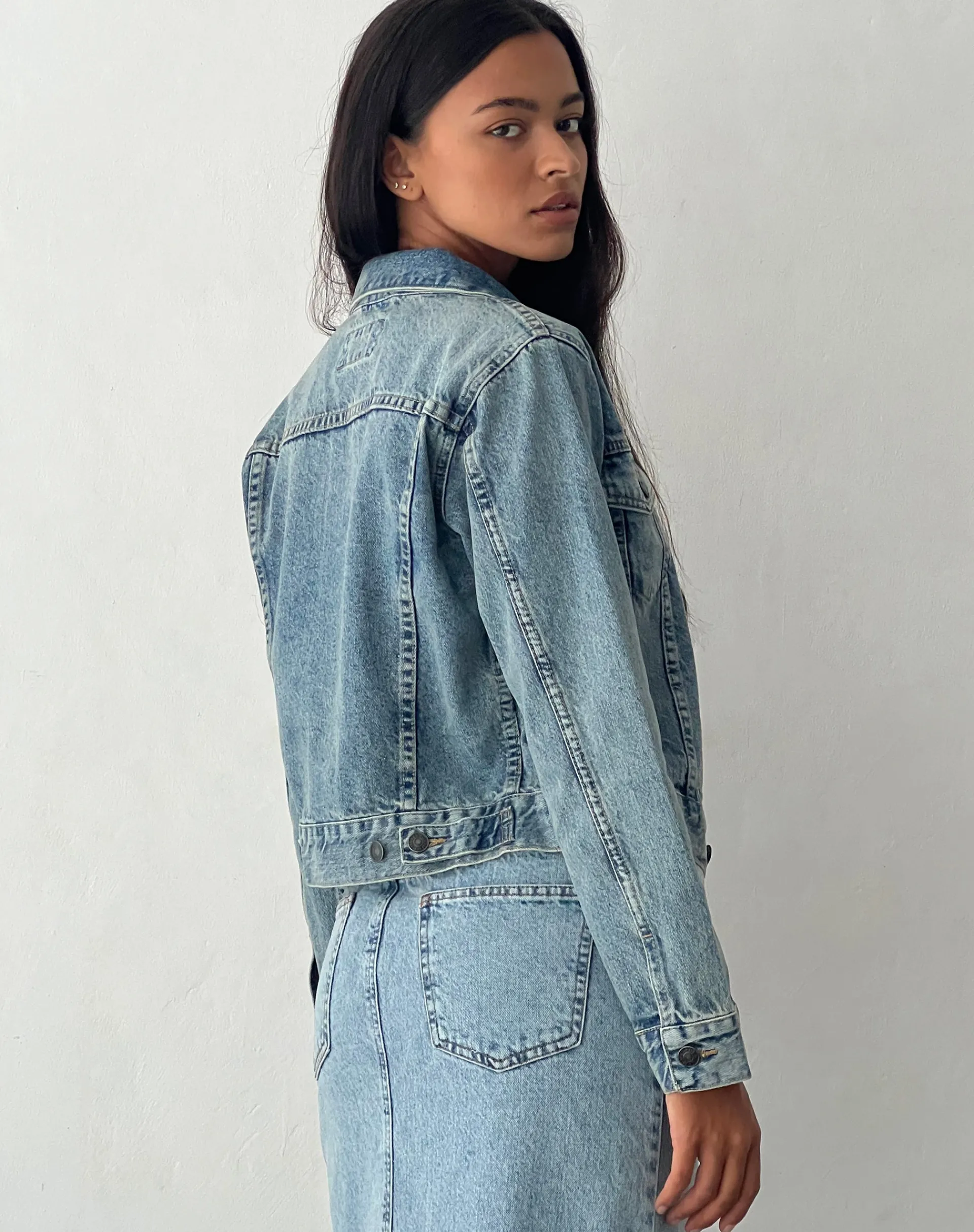 Motel Rocks Basics-Fitted Denim Jacket in Blue Wash VintageBlueWash