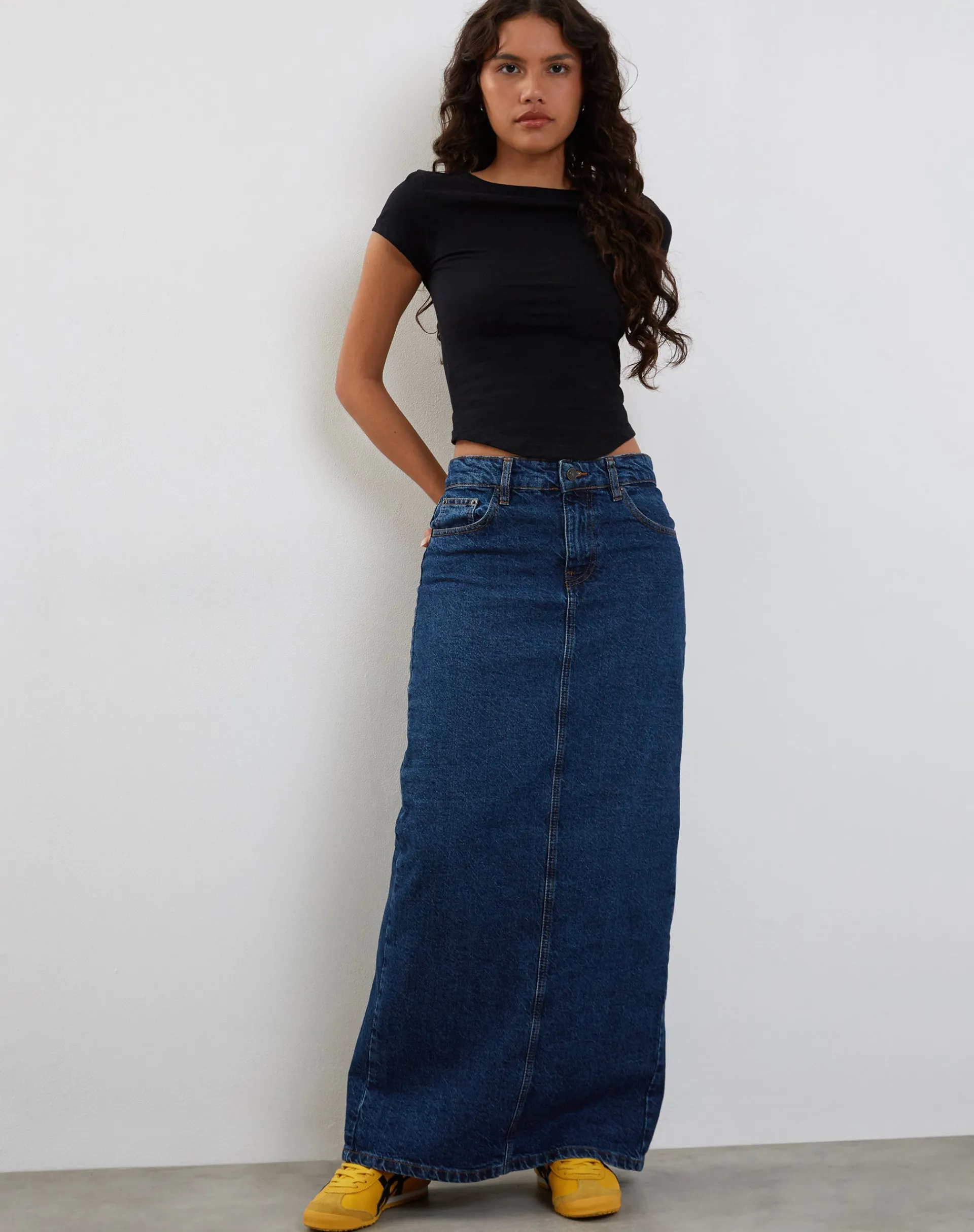 Motel Rocks Basic Tops-Jojes Jersey Tee in Black