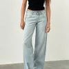 Motel Rocks Jeans | Straight Leg Jeans-Low Rise Parallel Jeans In Extreme Light Wash Blue ExtremeLightWashBlue