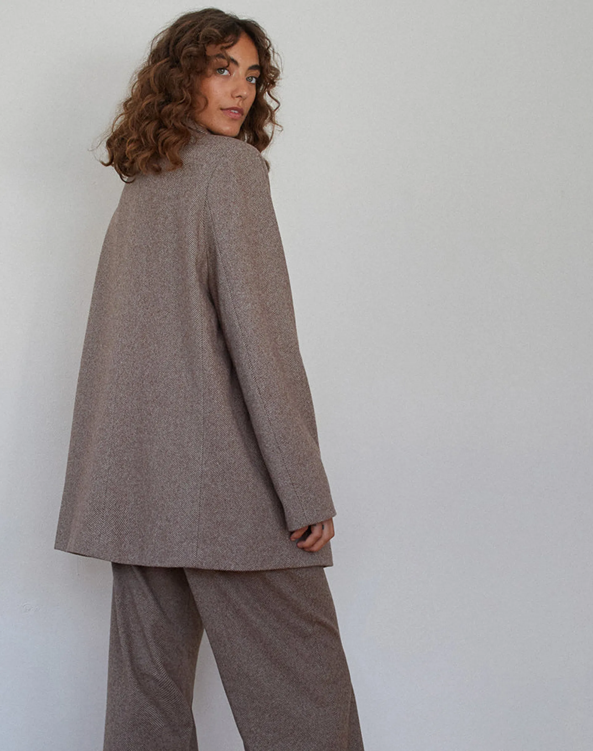 Motel Rocks Basics-Messeir Faux Wool Blazer in Walnut