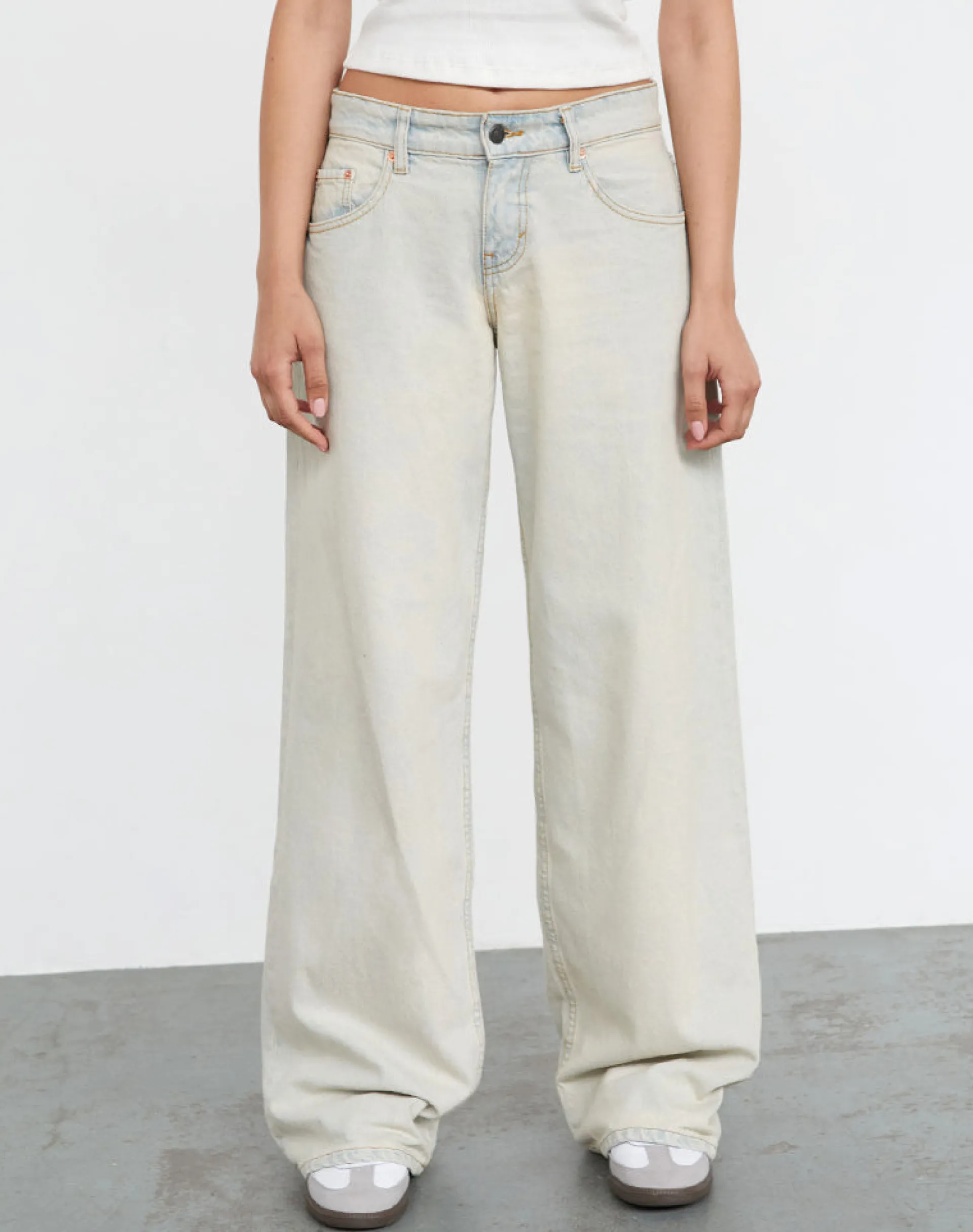 Motel Rocks Jeans | Roomy Jeans-Roomy Extra Wide Low Rise Jeans In Arctic Blue ArcticBlue