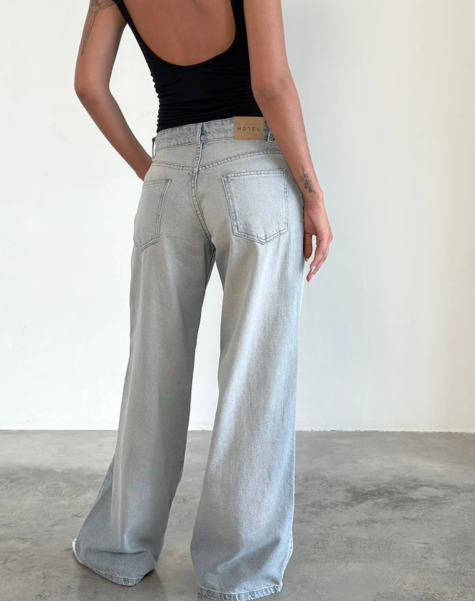 Motel Rocks Jeans | Roomy Jeans-Roomy Extra Wide Low Rise Jeans in Sand Bleach Extreme sandbleachextreme