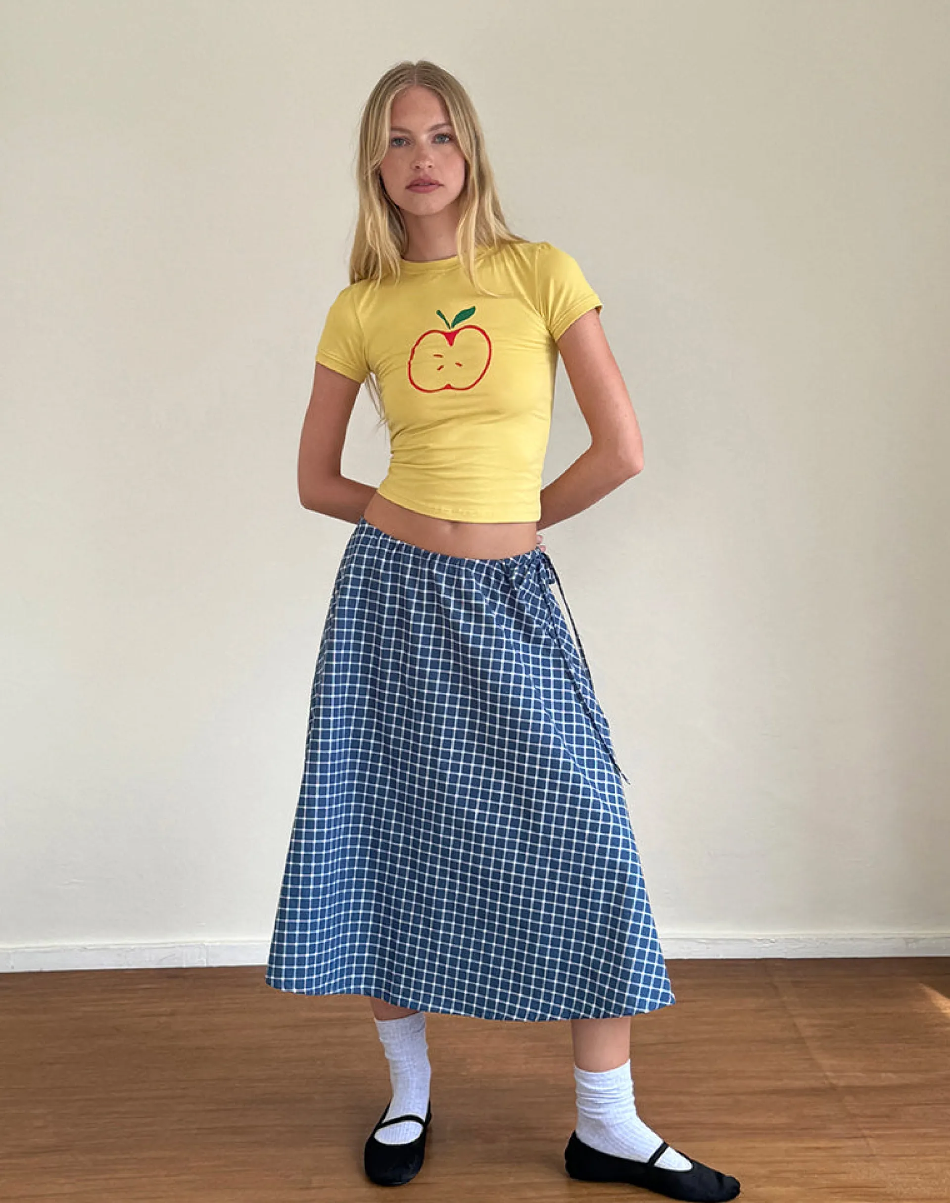 Motel Rocks Printed Tops | Tees-Salida Top in Yellow with Apple Motif YellowwithAppleMotif