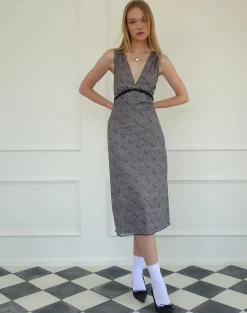 Motel Rocks Basics | Printed Dresses-Vasida Mesh Midi Dress in Queen of Hearts
