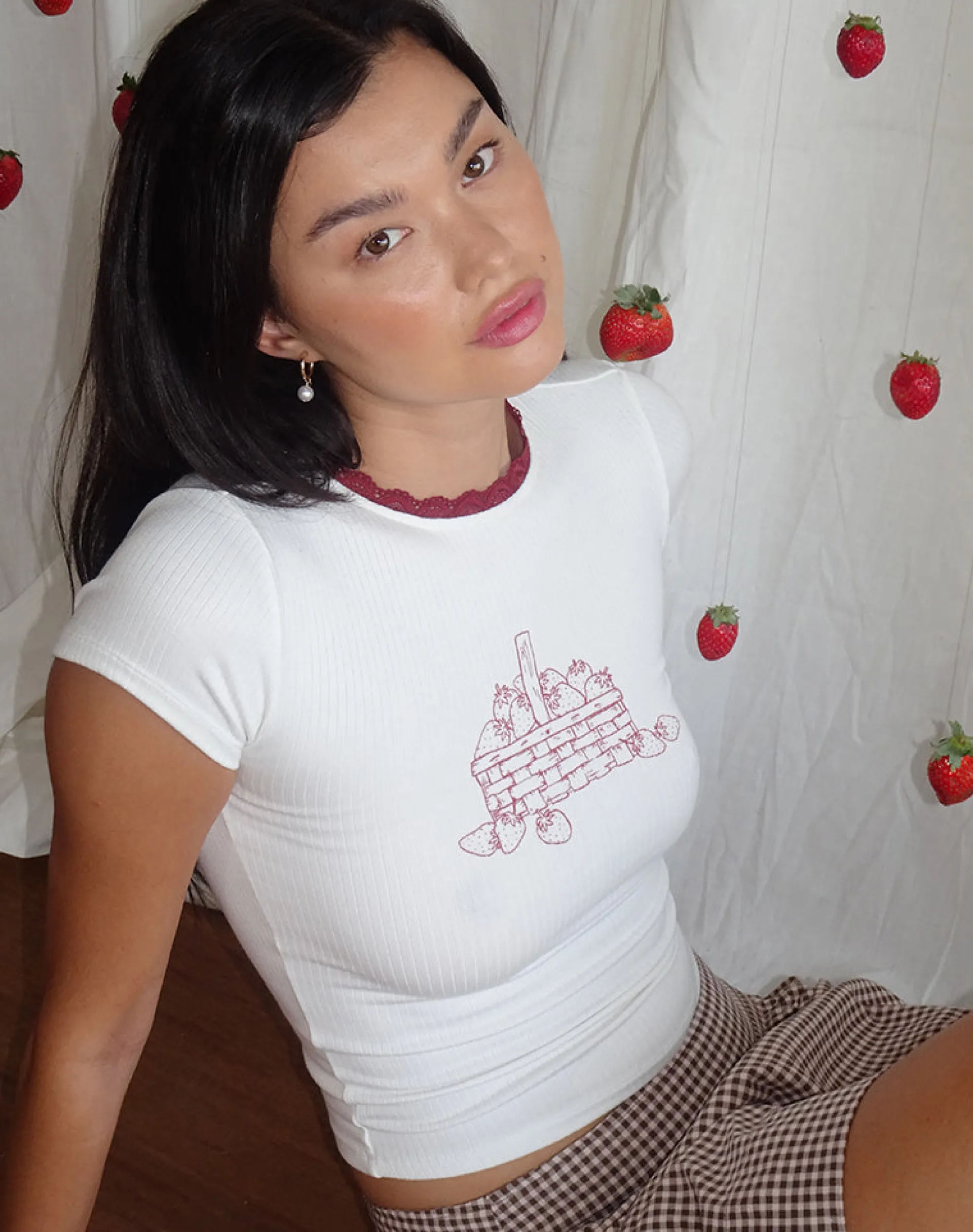 Motel Rocks Basic Tops | Printed Tops-Zagy Tee in Off White with Strawberry Pot Print OffWhitewithStrawberryPotPrint